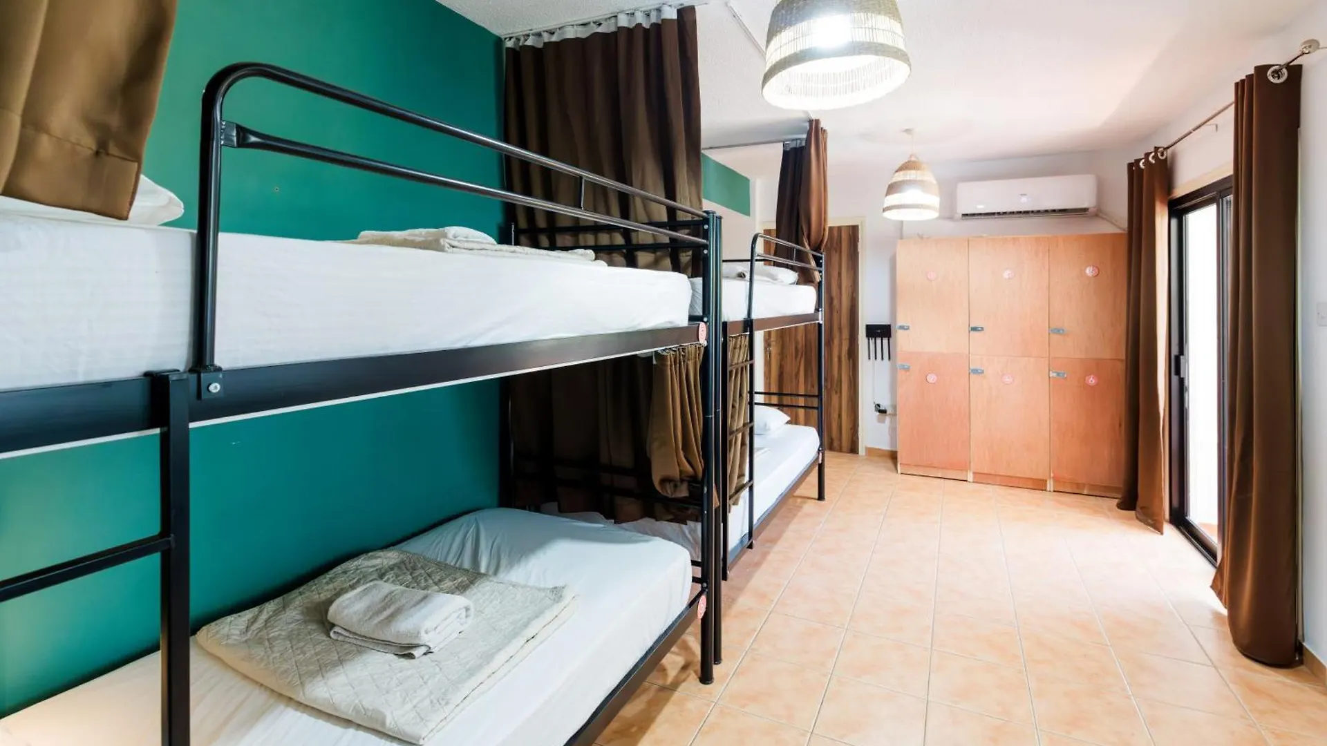 Albergue Nissus Urban Ayia Napa Hostal